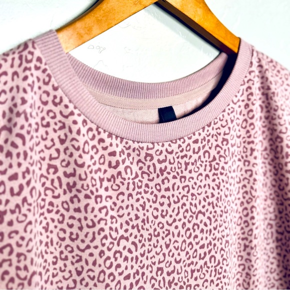 Mondetta Leopard Pullover Printed Sweatshirt Lightweight Top Lilac Pink SML NWT - Picture 7 of 16